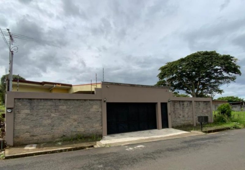 Foto Casa en Venta en Alajuela, Alajuela - U$D 354.000 - CAV50185 - BienesOnLine