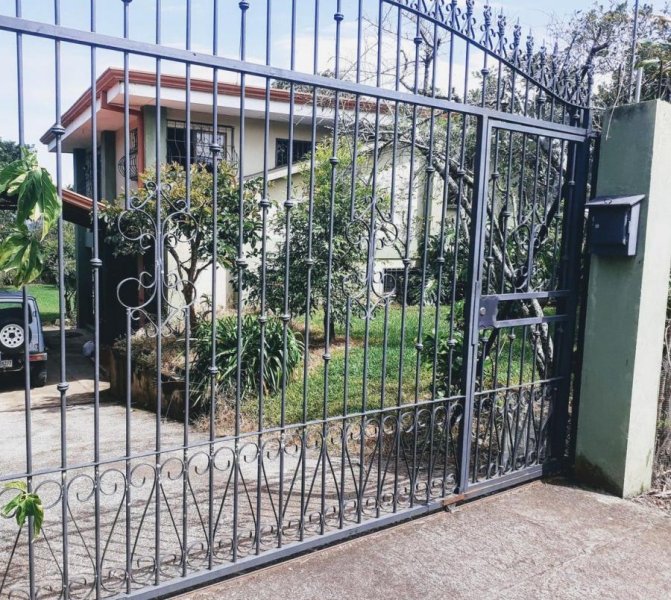 Foto Casa en Venta en Desamparados, Alajuela - U$D 301.725 - CAV74342 - BienesOnLine