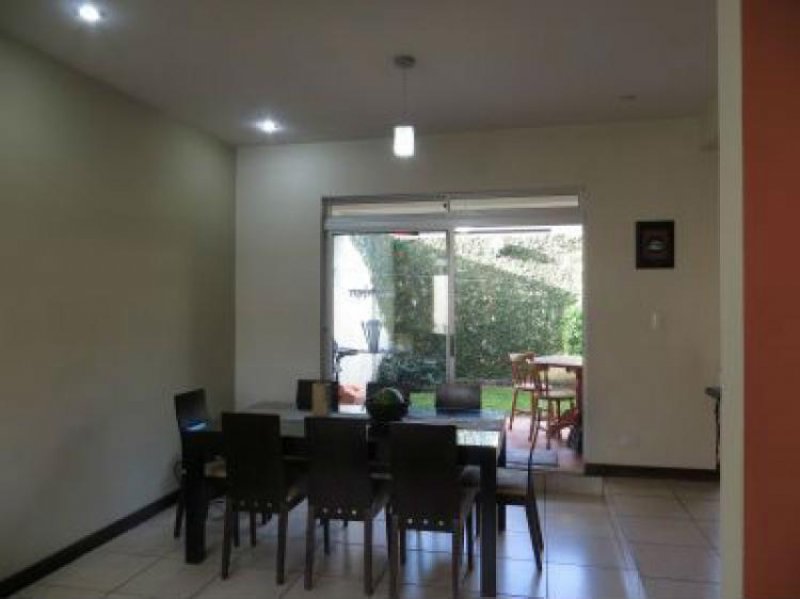 Foto Casa en Venta en Escazú, San José - U$D 190.000 - CAV3564 - BienesOnLine