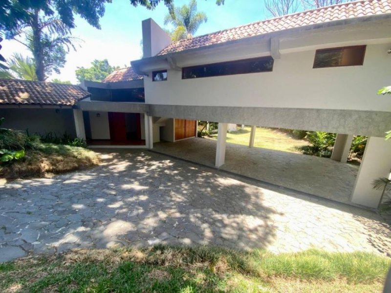 Foto Casa en Venta en Escazú, San José - U$D 779.999 - CAV78819 - BienesOnLine