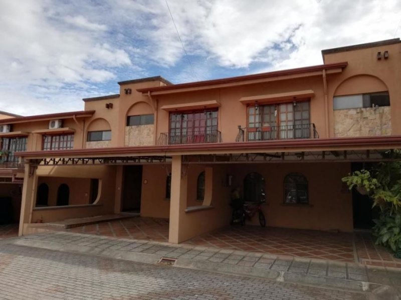 Foto Casa en Venta en Guachipelín., Escazú, San José - ¢ 92.000.000 - CAV36995 - BienesOnLine