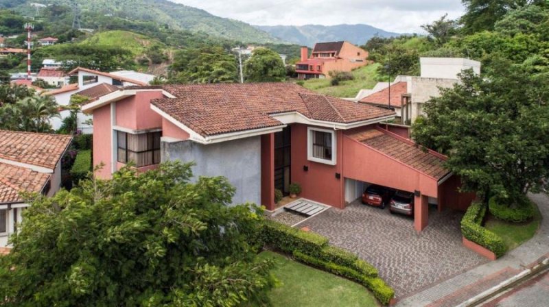 Foto Casa en Venta en Escazú, San José - U$D 695.000 - CAV68300 - BienesOnLine