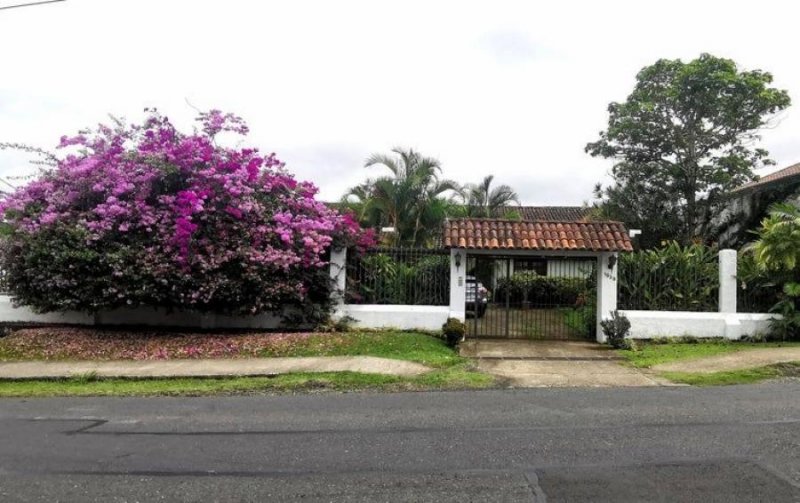 Casa en Venta en  Granadilla, San José