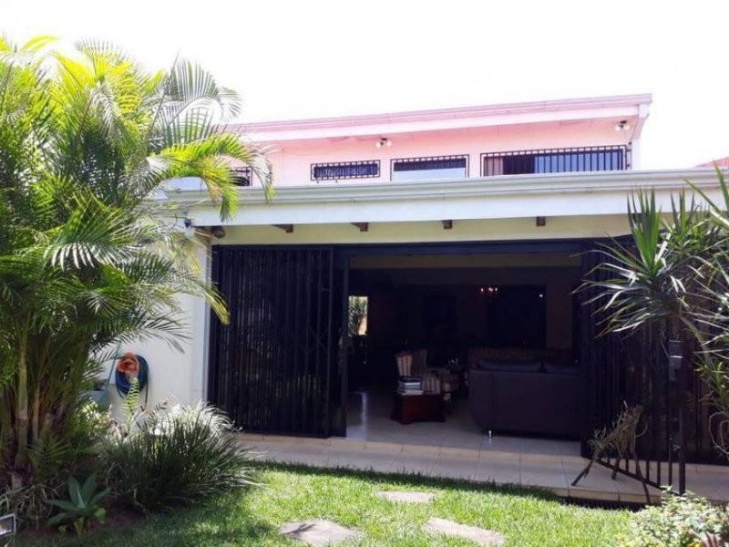 Foto Casa en Venta en Granadilla, Curridabat, San José - U$D 300.000 - CAV44145 - BienesOnLine