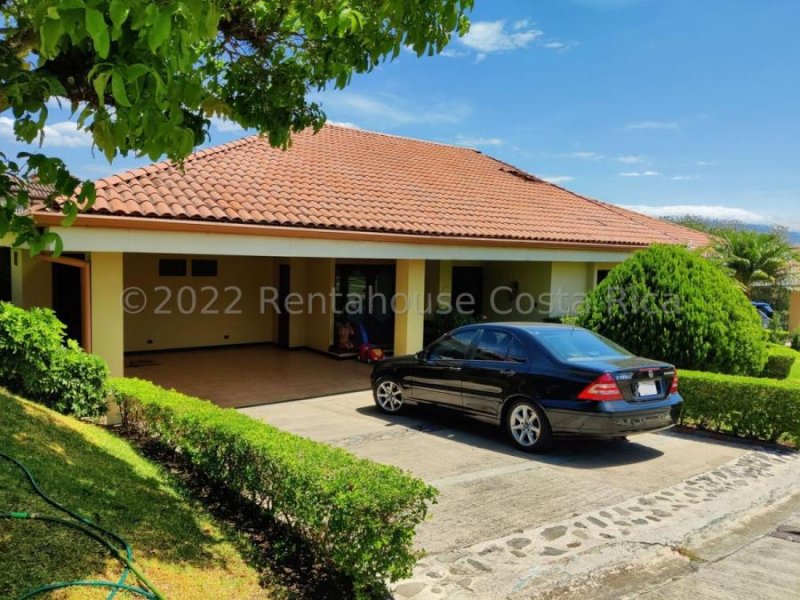 Foto Casa en Venta en Guachipelin, Escazu, San José - U$D 490.000 - CAV58654 - BienesOnLine