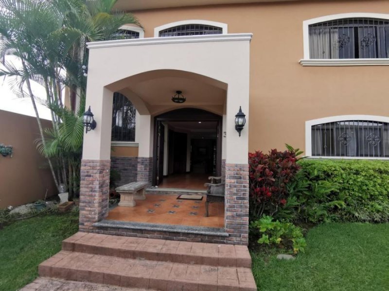 Casa en Venta en  Guayabo, San José