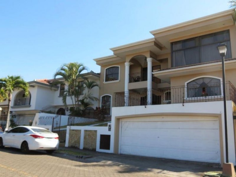 Foto Casa en Venta en Belén, Heredia - U$D 680.000 - CAV72617 - BienesOnLine