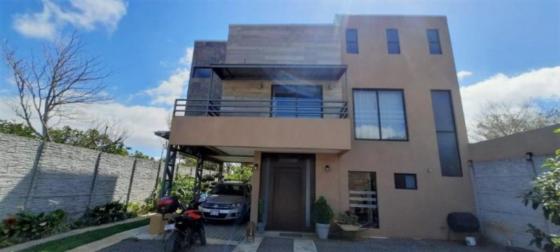 Foto Casa en Venta en Heredia, Heredia - U$D 320.000 - CAV82531 - BienesOnLine