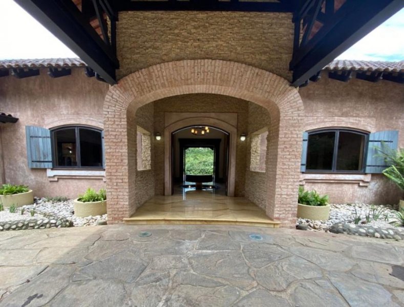 Foto Casa en Venta en Guácima, Alajuela - U$D 1.400.000 - CAV73876 - BienesOnLine