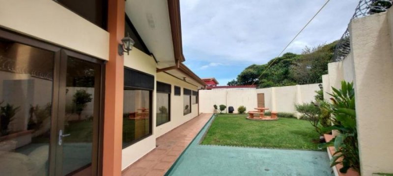 Foto Casa en Venta en Tres Ríos, La Unión, Cartago - U$D 200.000 - CAV36742 - BienesOnLine