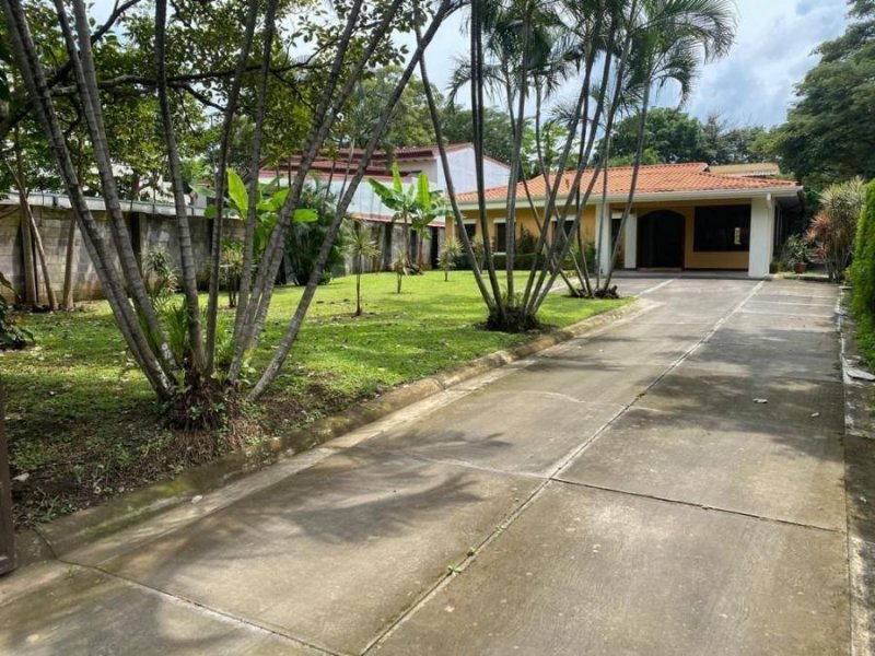 Foto Casa en Venta en Pozos, Santa Ana, San José - U$D 400.000 - CAV59407 - BienesOnLine