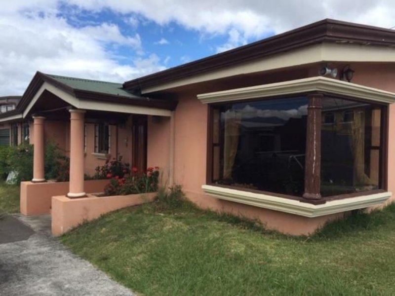 Foto Casa en Venta en Curridabat, San José - U$D 350.000 - CAV35453 - BienesOnLine