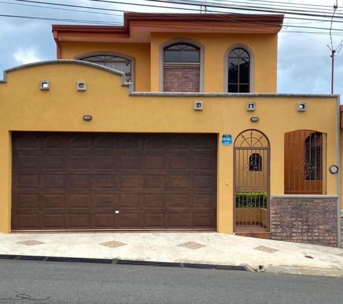 Foto Casa en Venta en Heredia, Heredia - U$D 210.000 - CAV64006 - BienesOnLine