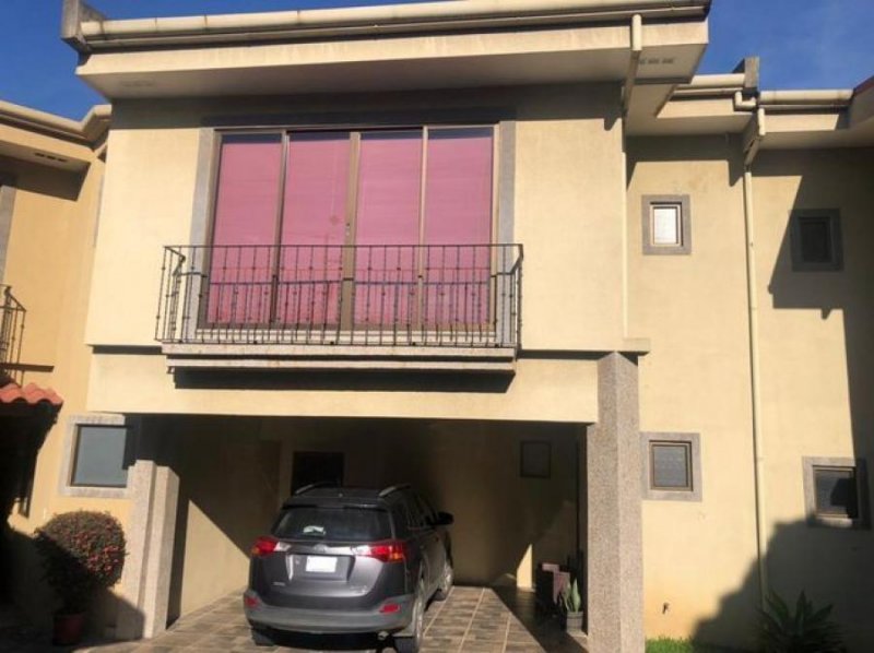 Foto Casa en Venta en Montes de Oca, San José - U$D 190.000 - CAV66744 - BienesOnLine