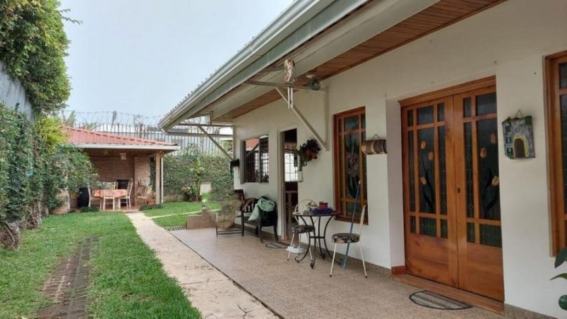 Foto Casa en Venta en Montes de Oca, San José - U$D 350.000 - CAV52120 - BienesOnLine