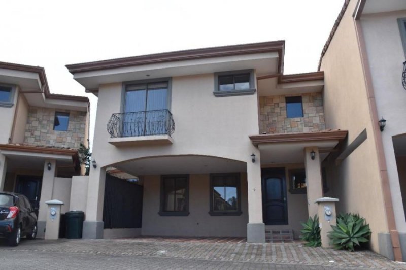 Foto Casa en Venta en Montes de Oca, San José - U$D 220.000 - CAV53030 - BienesOnLine