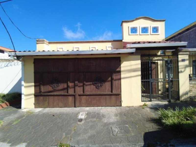 Foto Casa en Venta en Montes de Oca, San José - U$D 250.000 - CAV56594 - BienesOnLine