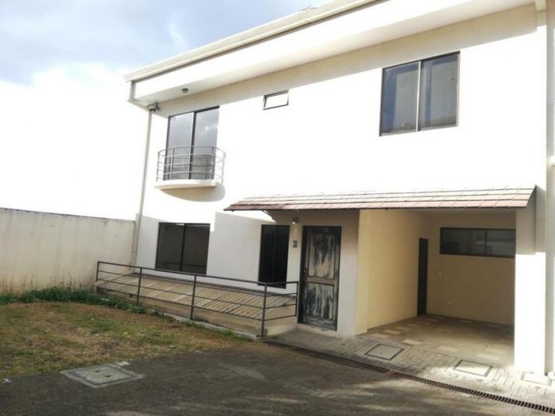 Foto Casa en Venta en Montes de Oca, San José - U$D 200.000 - CAV70465 - BienesOnLine