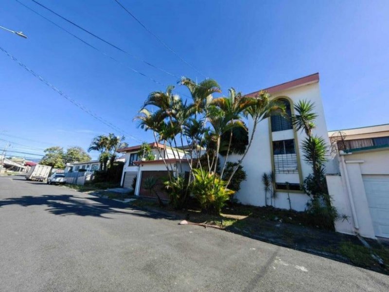 Foto Casa en Venta en Moravia, San José - U$D 325.000 - CAV84881 - BienesOnLine