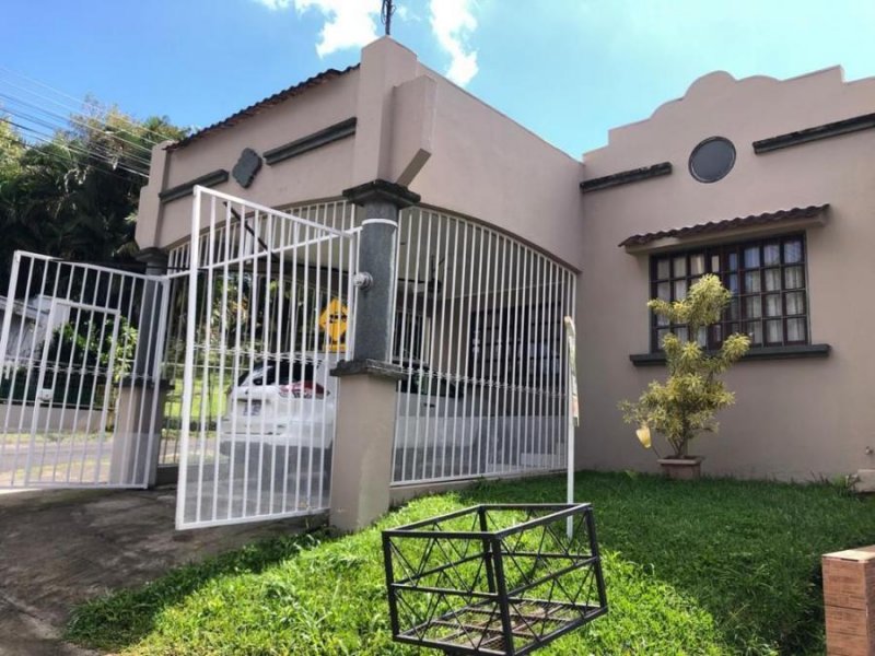 Foto Casa en Venta en Montes de Oca, San José - U$D 130.000 - CAV36230 - BienesOnLine