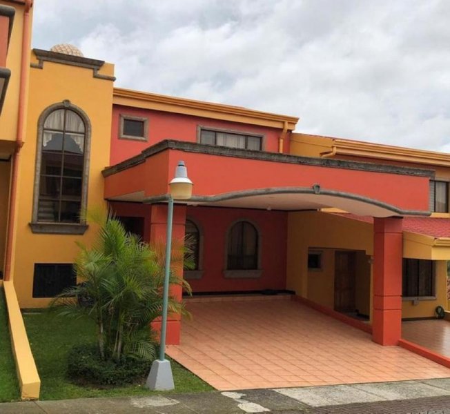 Foto Casa en Venta en Sabanilla, Montes de Oca, San José - U$D 189.000 - CAV58973 - BienesOnLine