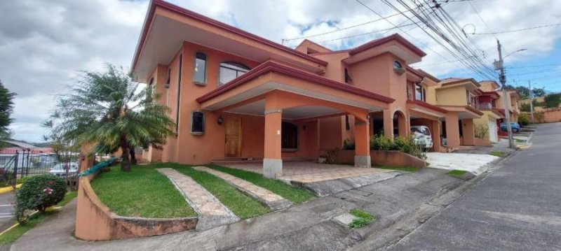 Foto Casa en Venta en Montes de Oca, San José - U$D 210.000 - CAV43163 - BienesOnLine