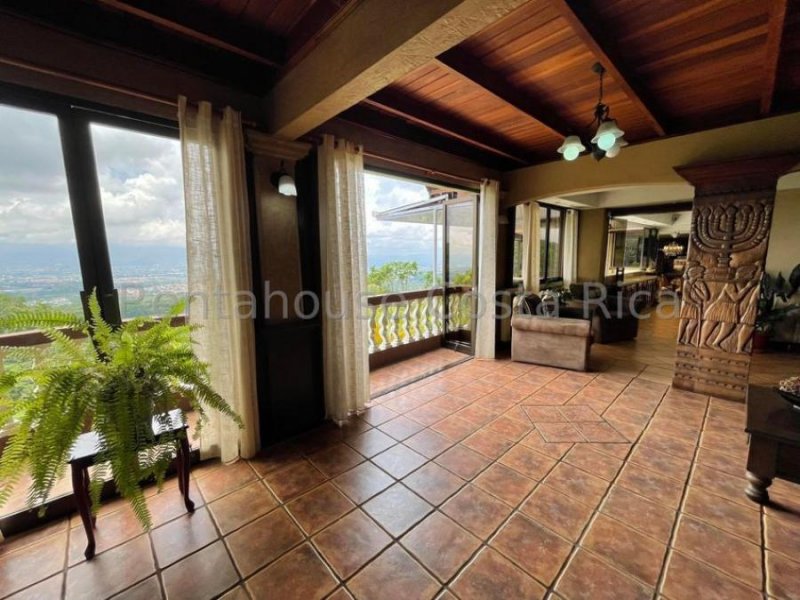 Foto Casa en Venta en San Isidro, Alajuela - U$D 420.000 - CAV64150 - BienesOnLine