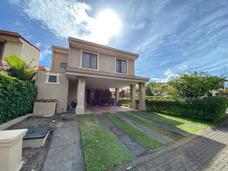 Foto Casa en Venta en San Rafael, Alajuela - U$D 299.000 - CAV87793 - BienesOnLine