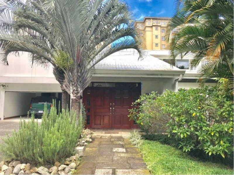 Foto Casa en Venta en Escazú, San José - U$D 550.000 - CAV40027 - BienesOnLine