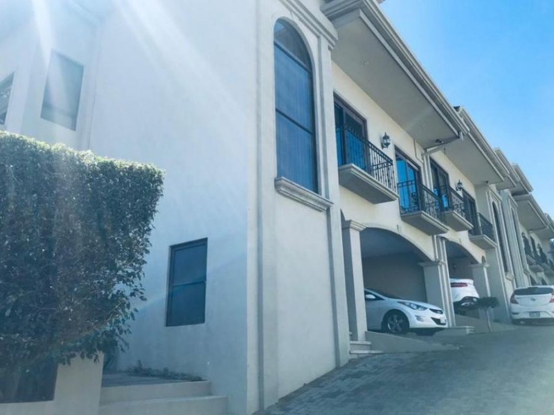 Foto Casa en Venta en San Rafael, Escazú, San José - U$D 315.000 - CAV40247 - BienesOnLine