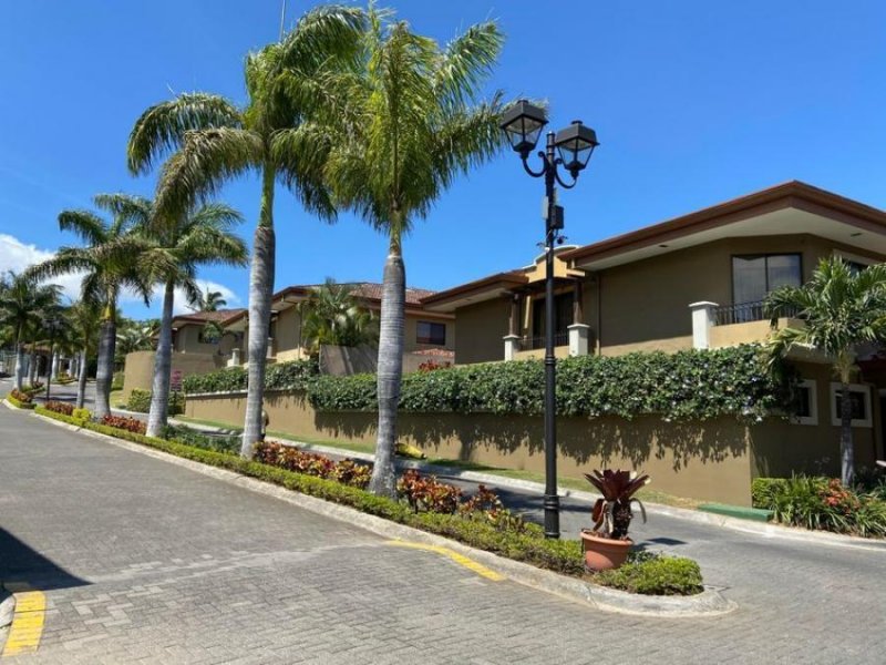 Foto Casa en Venta en San Rafael, Escazú, San José - U$D 245.000 - CAV39786 - BienesOnLine