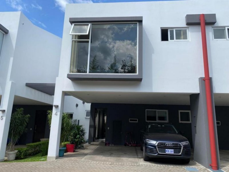 Foto Casa en Venta en Escazú, San José - U$D 450.000 - CAV44268 - BienesOnLine