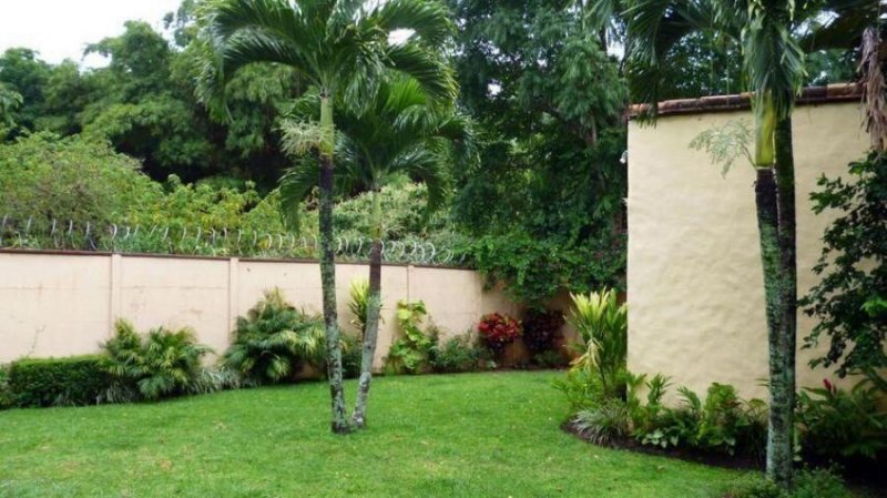 Foto Casa en Venta en San Rafael, Escazú, San José - U$D 225.000 - CAV47763 - BienesOnLine