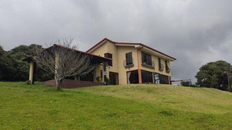 Foto Casa en Venta en San Rafael, Heredia - U$D 530.000 - CAV63834 - BienesOnLine