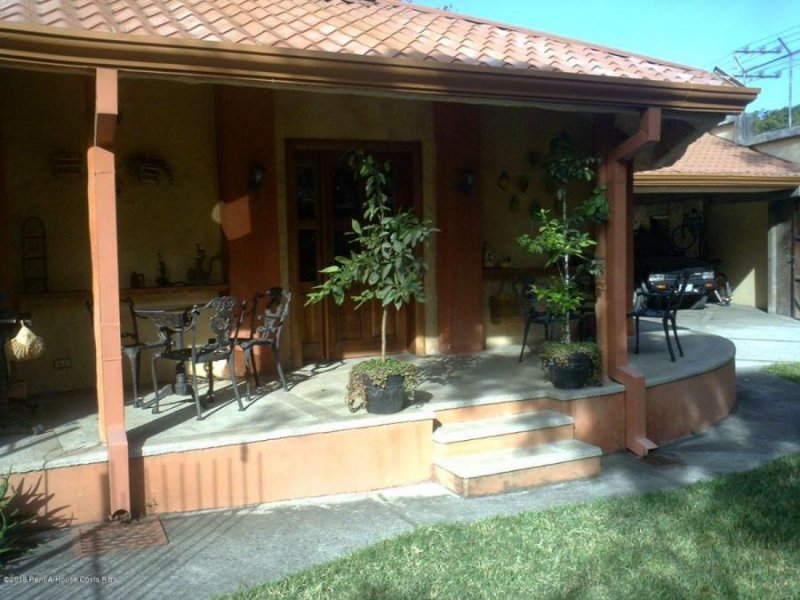 Foto Casa en Venta en Santa Ana, San José - U$D 550.000 - CAV36294 - BienesOnLine