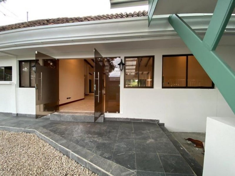 Foto Casa en Venta en Santa Ana, San José - U$D 599.000 - CAV115187 - BienesOnLine