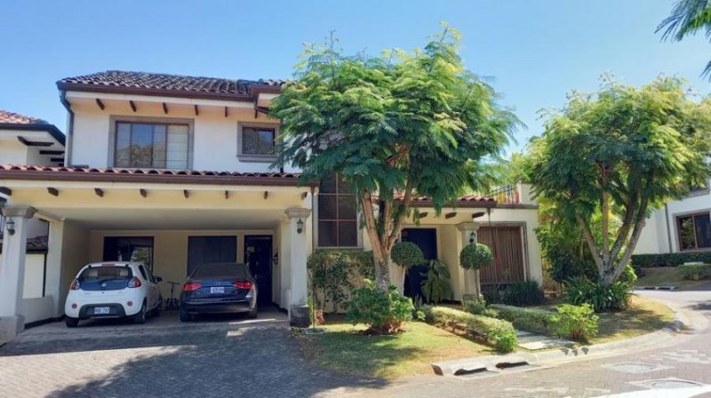 Foto Casa en Venta en Santa Ana, San José - U$D 475.000 - CAV66592 - BienesOnLine