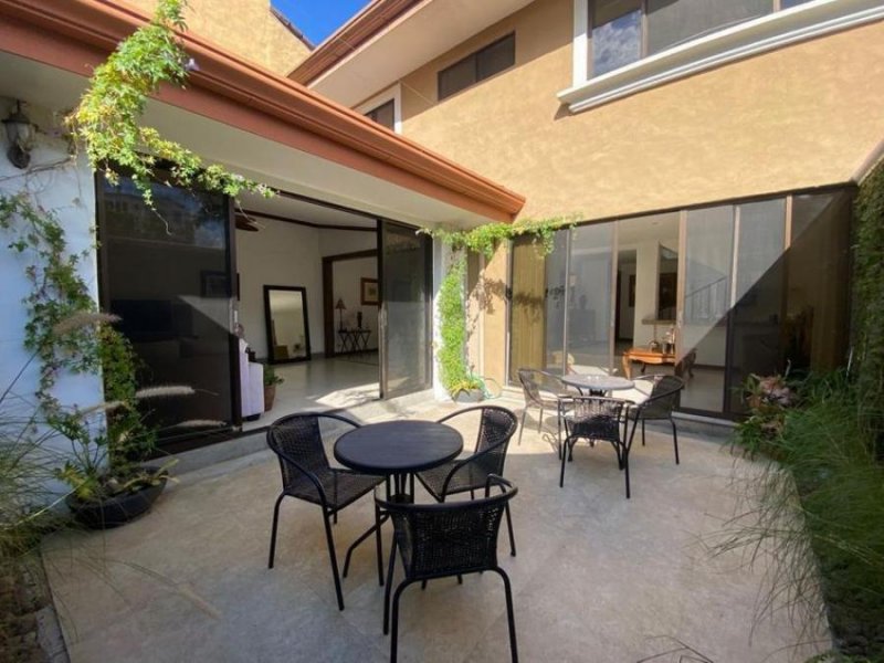 Foto Casa en Venta en Santa Ana, San José - U$D 325.000 - CAV67394 - BienesOnLine