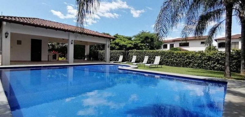 Foto Casa en Venta en Santa Ana, San José - U$D 635.000 - CAV38294 - BienesOnLine