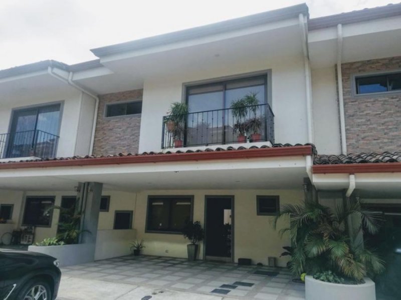 Foto Casa en Venta en Santa Ana, San José - U$D 245.000 - CAV51690 - BienesOnLine