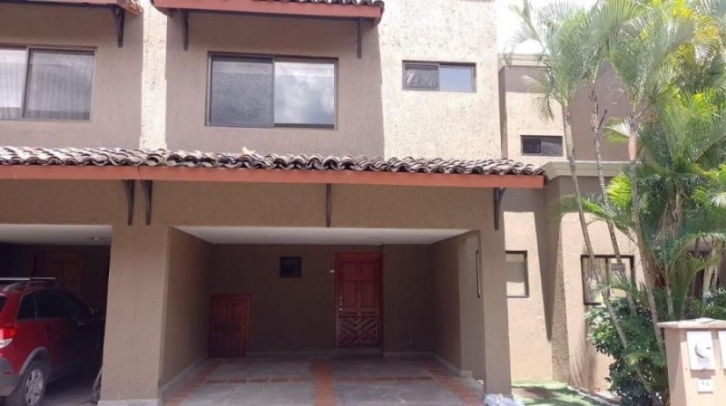 Foto Casa en Venta en Santa Ana, San José - U$D 199.000 - CAV64946 - BienesOnLine