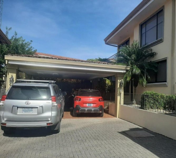 Foto Casa en Venta en Santa Ana, San José - U$D 330.000 - CAV83556 - BienesOnLine