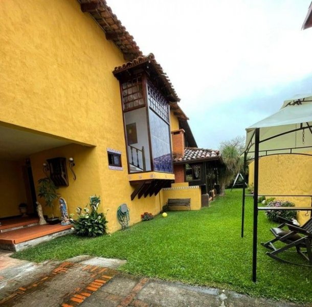 CASA EN VENTA EN SANTO DOMINGO, cod: CTL 23-288