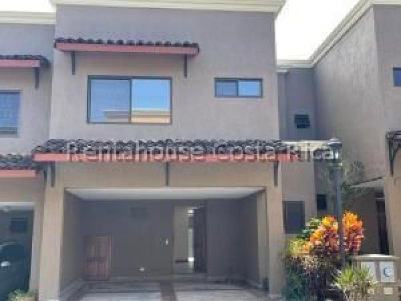 Foto Casa en Venta en Santa Ana, San José - U$D 195.000 - CAV60487 - BienesOnLine