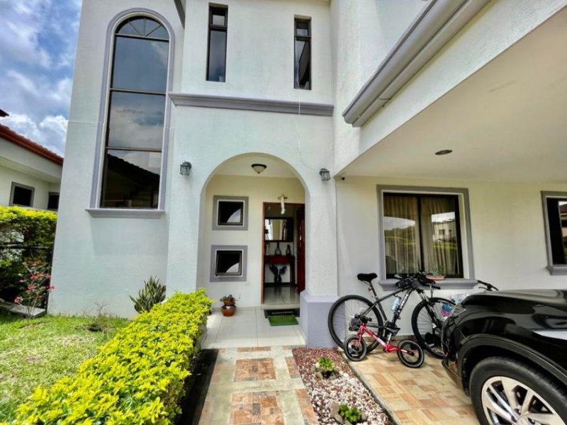 Foto Casa en Venta en Ulloa, Heredia - U$D 266.000 - CAV50753 - BienesOnLine