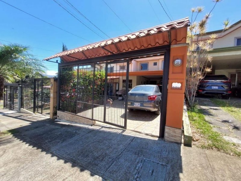 Foto Casa en Venta en Ulloa, Heredia - U$D 280.000 - CAV72759 - BienesOnLine