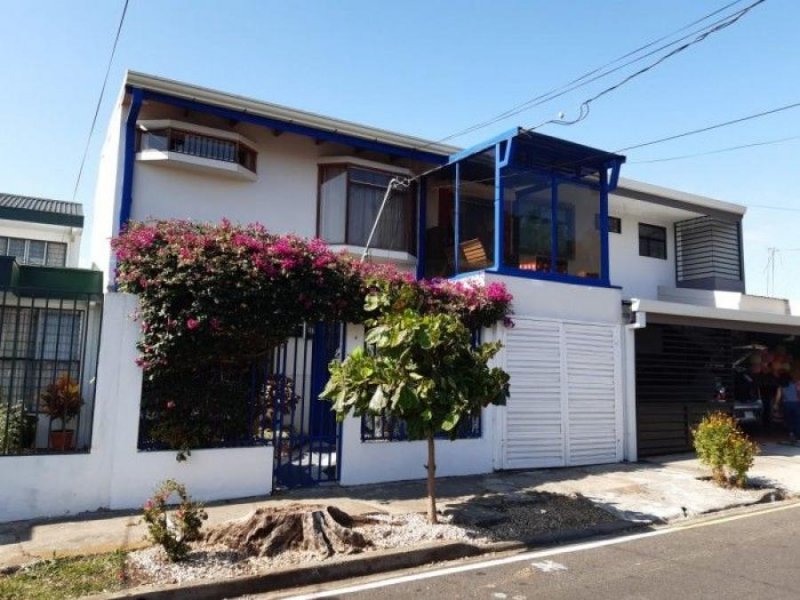 Foto Casa en Venta en Llorente, Tibás, San José - U$D 175.000 - CAV95911 - BienesOnLine