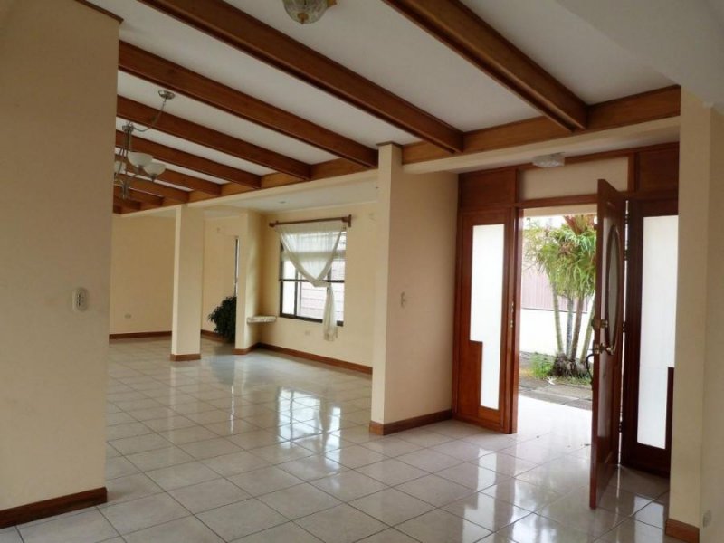 Foto Casa en Venta en Escazú, San José - U$D 650.000 - CAV39703 - BienesOnLine