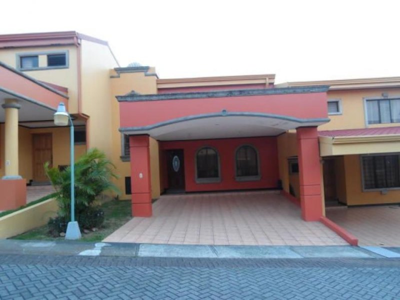 Foto Casa en Venta en Montes de Oca, San José - U$D 219.000 - CAV30942 - BienesOnLine