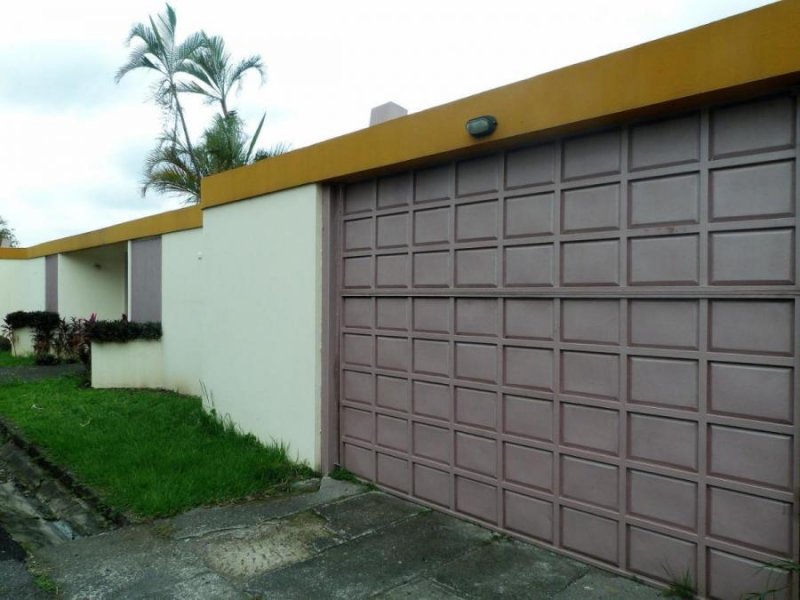 Foto Casa en Venta en Escazú, San José - U$D 650.000 - CAV36601 - BienesOnLine